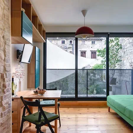 Forum 2 Apartment Pula