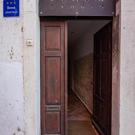 Forum 2 Apartment