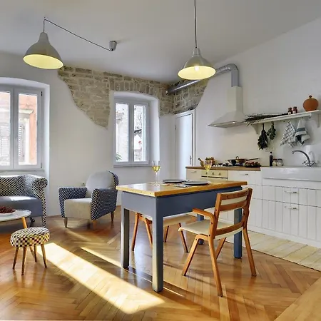 Apartment Forum 2 *