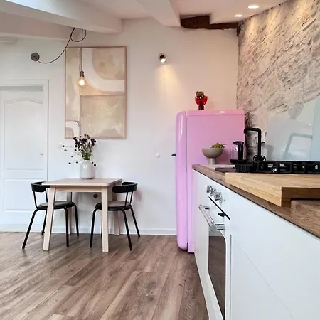 Forum 2 Apartment